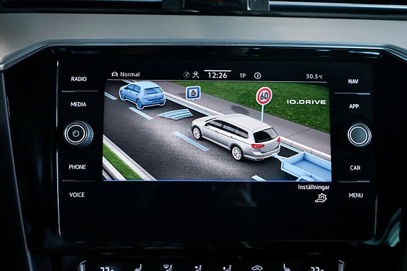 Volkswagen Passat Alltrack 21 of 30