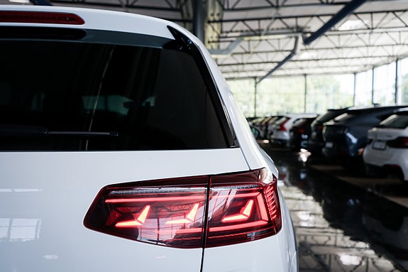 Volkswagen Passat Alltrack 8 of 30