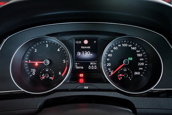Volkswagen Passat Alltrack 14 of 30
