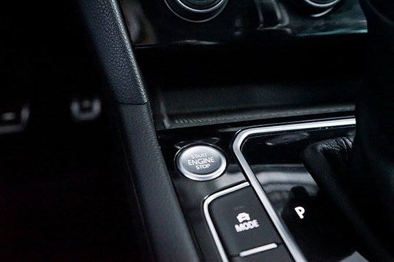Volkswagen Passat Alltrack 29 of 30