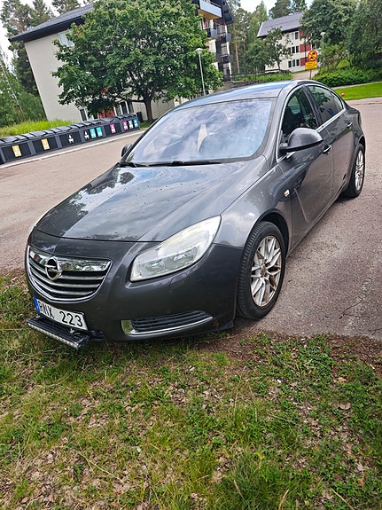 Opel Insignia 3 of 5