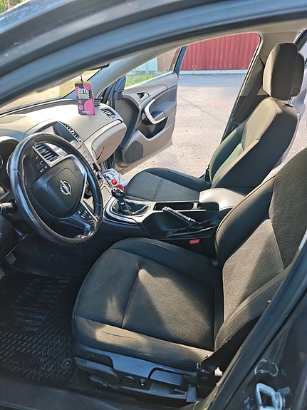 Opel Insignia 8 of 9