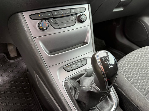 Opel Astra 12 of 19