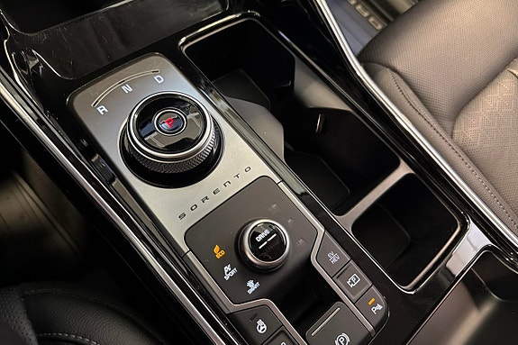 Kia Sorento 12 of 21