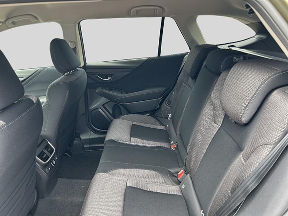 Subaru Outback 13 of 13