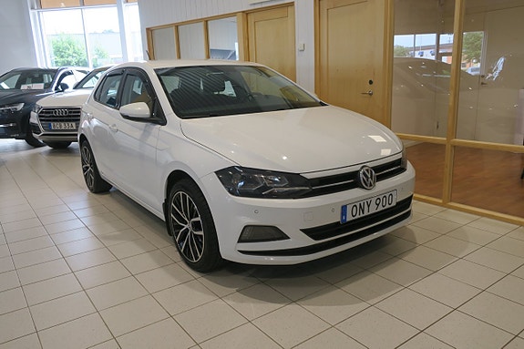 Volkswagen Polo 2 of 5