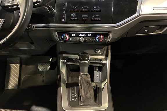 Audi Q3 12 of 18