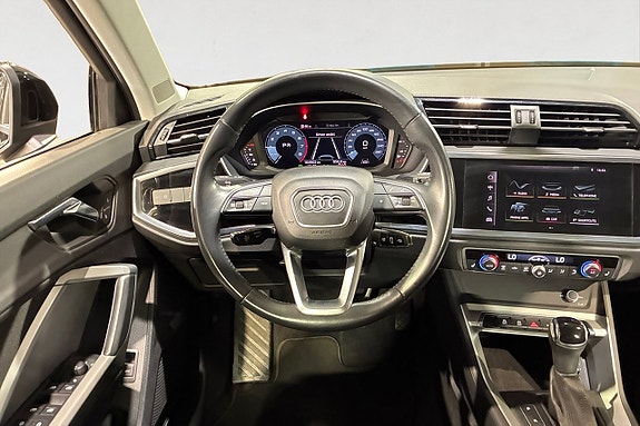 Audi Q3 13 of 18