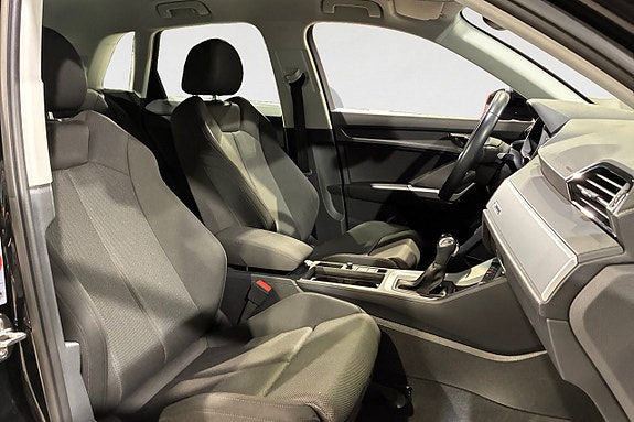 Audi Q3 15 of 18