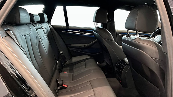 BMW 530e 5 of 9
