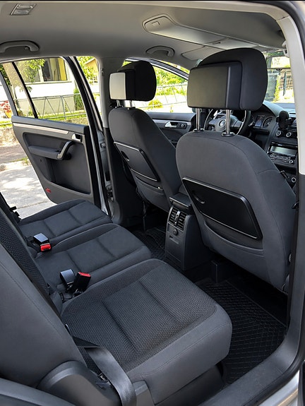 Volkswagen Touran 3 of 5