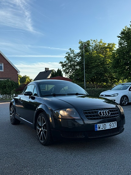 Audi TT 4 of 5