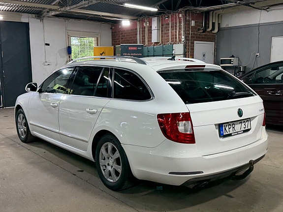 Skoda Superb 4 of 5