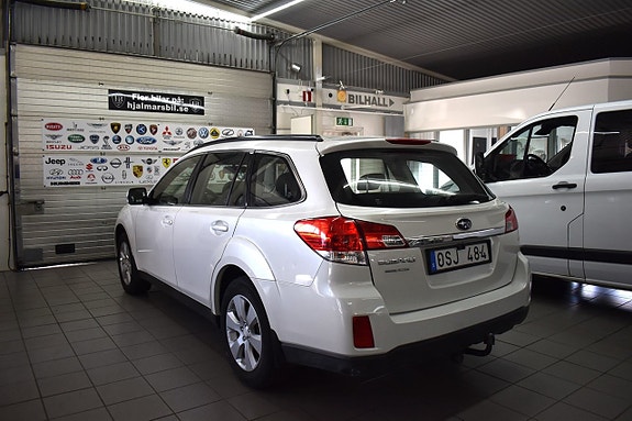 Subaru Outback 3 of 5