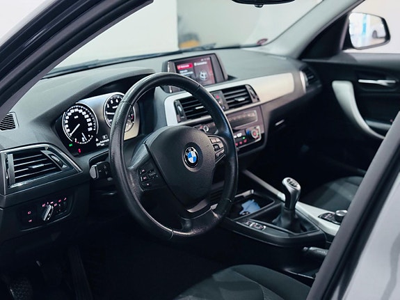BMW 118i 10 of 22