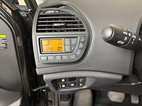 Citroen Grand C4 Picasso 14 of 19