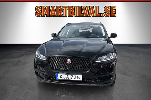 Jaguar F-PACE 8 of 24