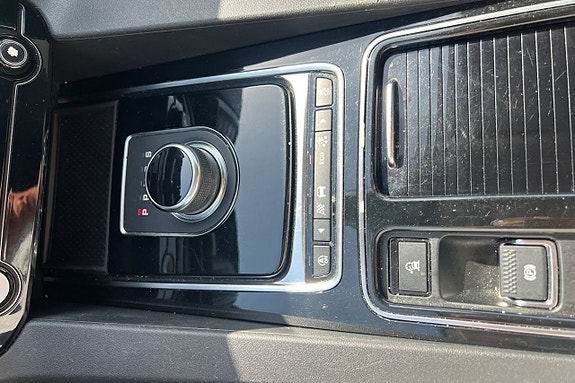 Jaguar F-PACE 21 of 24