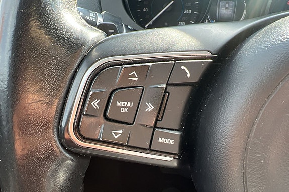 Jaguar F-PACE 19 of 24