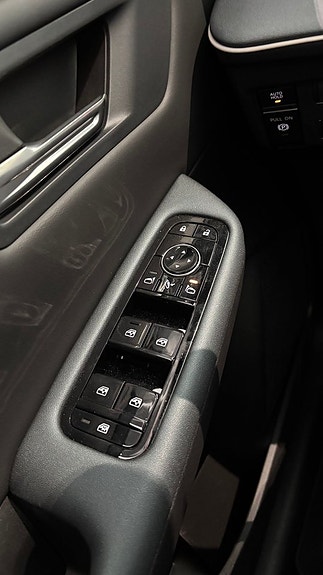 Nissan Leaf 15 of 21