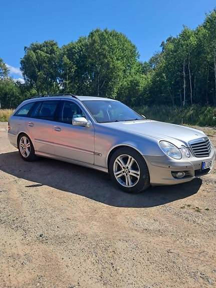 Mercedes-Benz E200 5 of 5