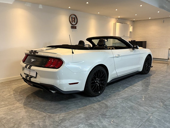 Ford Mustang 5 of 5