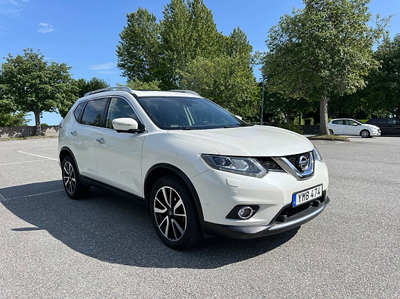 Nissan X-Trail 2 of 5