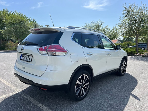 Nissan X-Trail 3 of 5