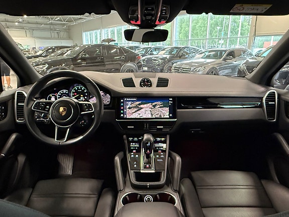 Porsche Cayenne 12 of 20