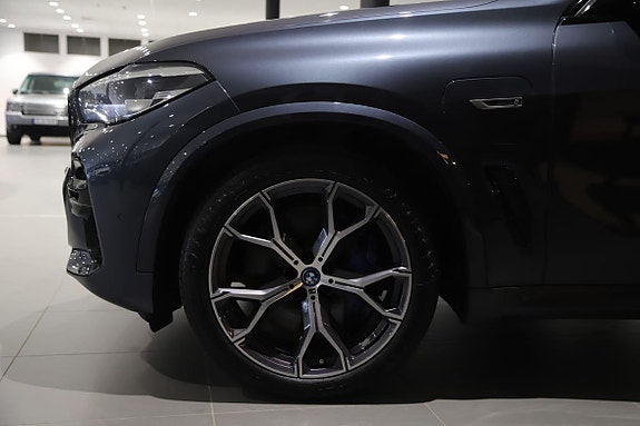 BMW X5 3 of 5