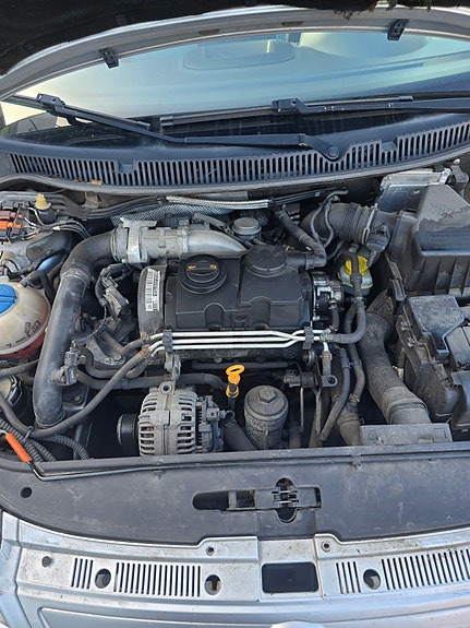 Volkswagen Polo 2 of 5