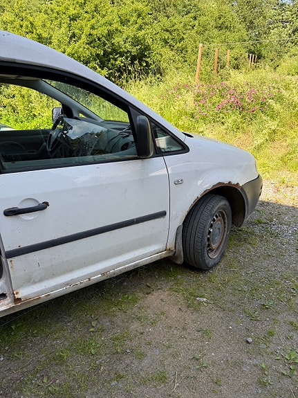 Volkswagen Caddy 2 of 5