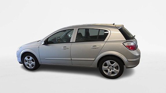 Opel Astra 2 of 5