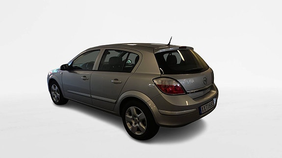 Opel Astra 3 of 5