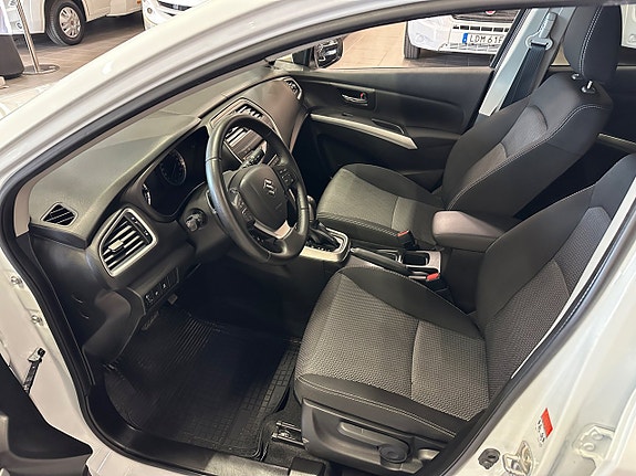 Suzuki S-Cross 8 of 13