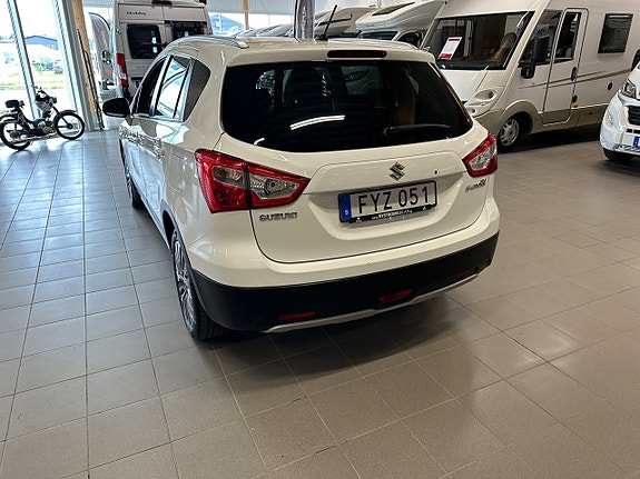 Suzuki S-Cross 4 of 13