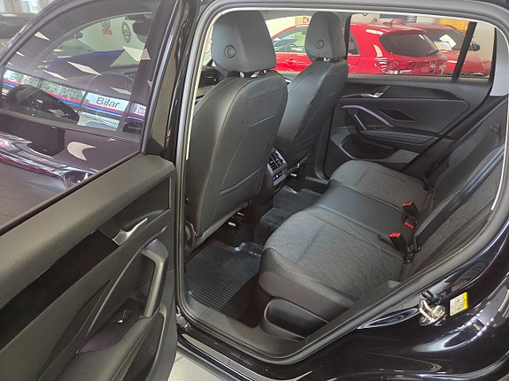 Volkswagen Tiguan 4 of 5