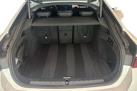 BMW i4 10 of 20