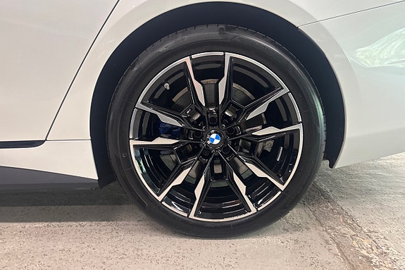 BMW i4 17 of 20