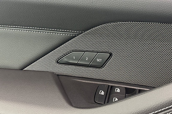 BMW i4 16 of 20