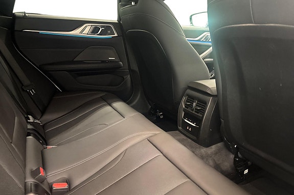 BMW i4 7 of 20