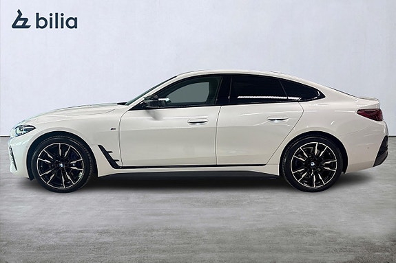 BMW i4 3 of 5