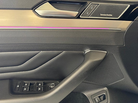 Volkswagen Passat 15 of 16