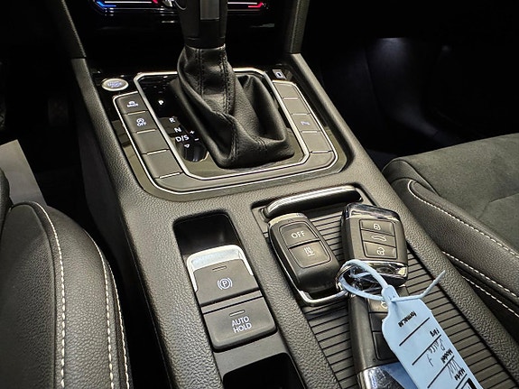 Volkswagen Passat 11 of 16