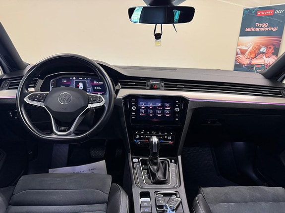 Volkswagen Passat 10 of 16