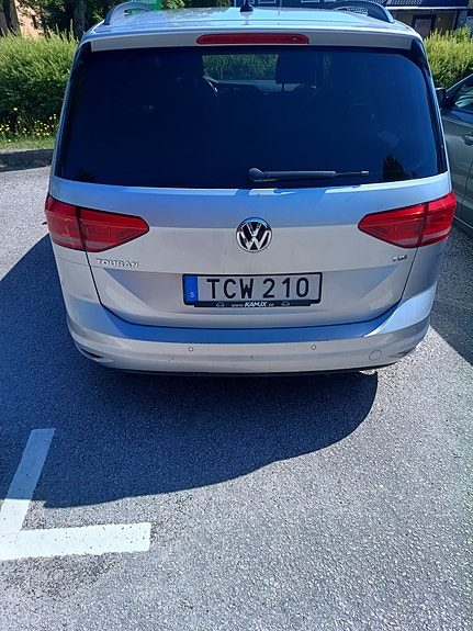 Volkswagen Touran 3 of 5