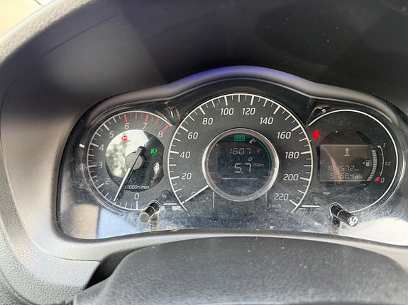 Nissan Note 14 of 16