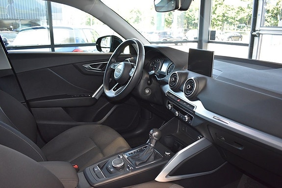 Audi Q2 4 of 5