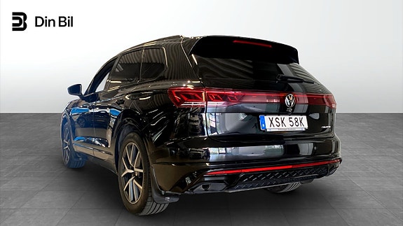 Volkswagen Touareg 3 of 5