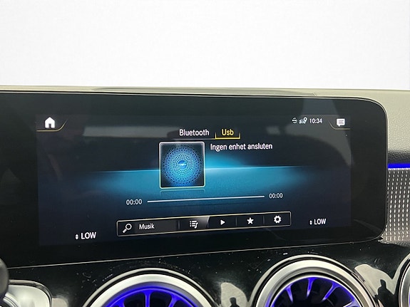Mercedes-Benz GLB200 d 20 of 30